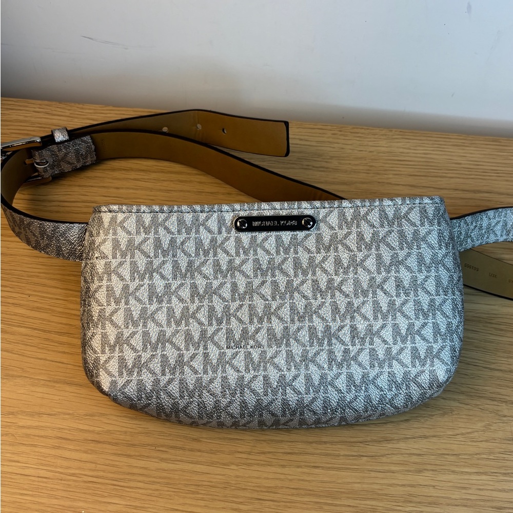 Michael Kors Silver Monogram Logo Belt Bag Pack L/XL 556195 Mens Womens